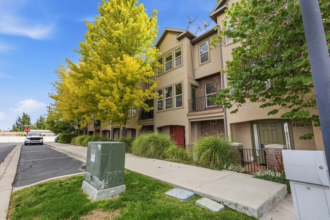 Photo - 3712 Markinch Way (South Salt Lake, UT) Townhome
