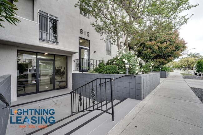 Building Photo - 813 S Shenandoah St