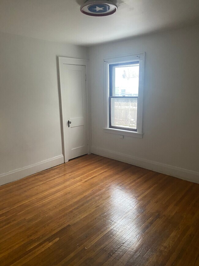 Foto del edificio - 470 Winspear Ave