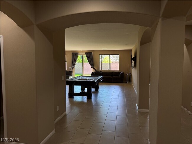 Building Photo - 6298 Starflare St
