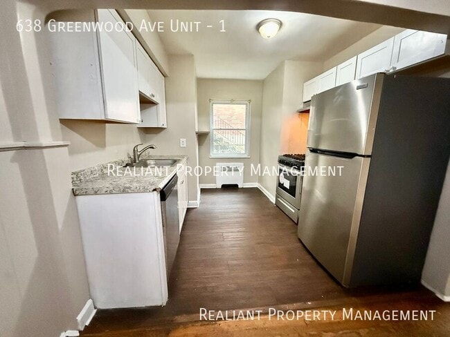 Foto del edificio - 638 Greenwood Ave