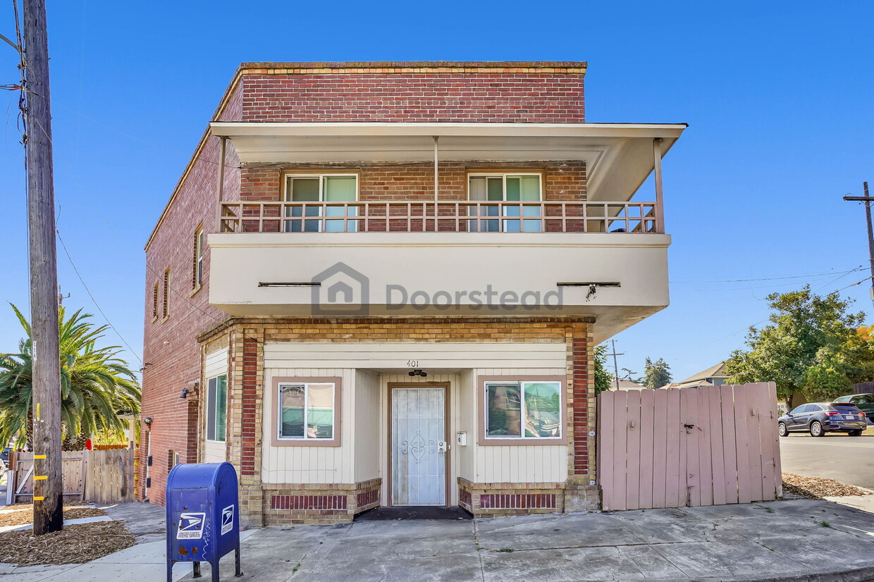 Primary Photo - 401 1st St