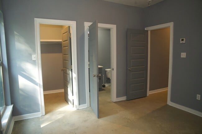 Master Bedroom - 343 W Johnson St