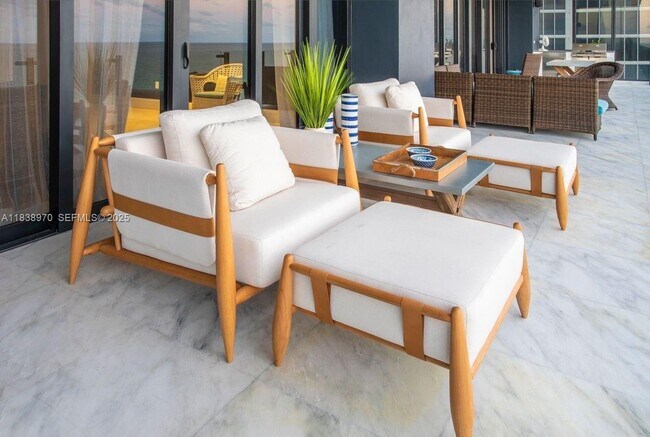 Foto del edificio - 17141 Collins Ave