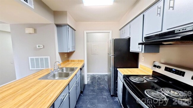 Building Photo - 11139 Harrowfield Rd