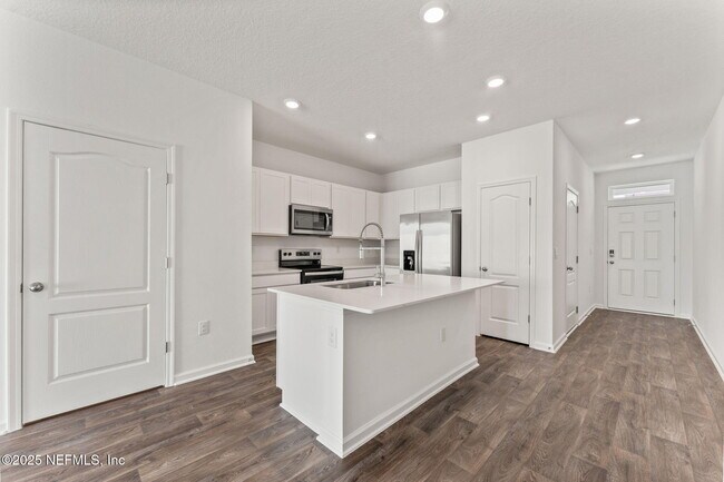 Foto del edificio - 5966 Ortega Hills Dr