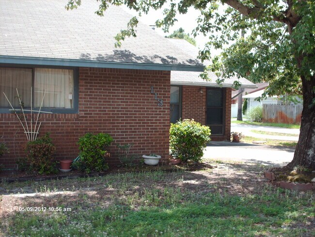 Building Photo - 113 Post Oak Pl