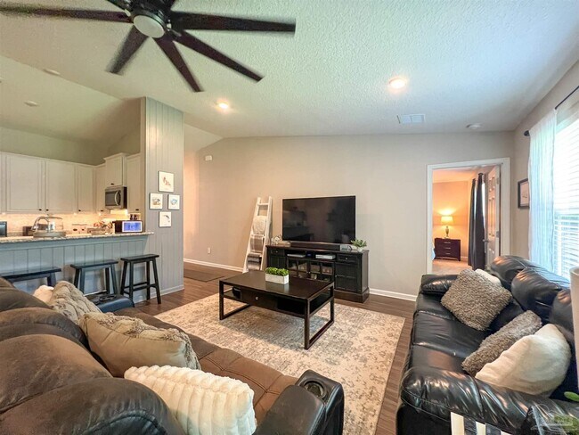 Building Photo - 3537 Conley Dr