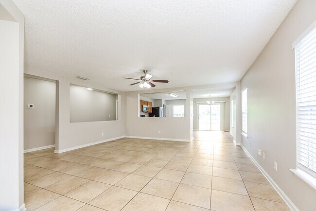 Building Photo - 939 Morning Light Rd