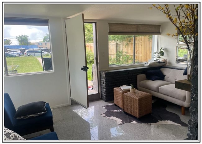 front room - 1520 Tamarac St