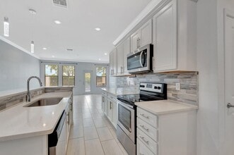 Building Photo - 2854 Bard St