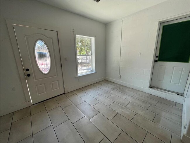 Building Photo - 1339 13th St W