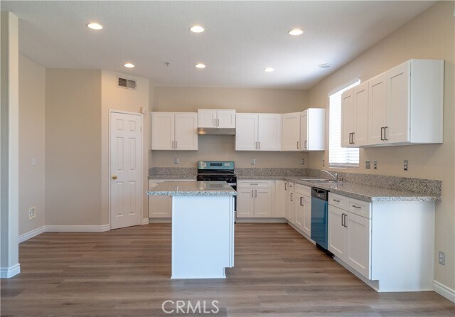 Building Photo - 14839 Hillstone Ave