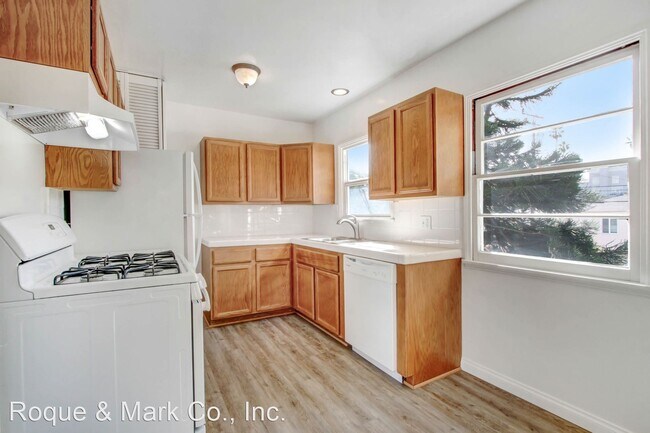 Foto del edificio - 2 br, 1 bath Apartment - 1034 5th Street 1...
