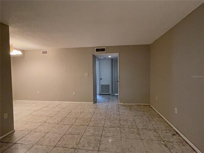 Building Photo - 1767 Leo Ln S