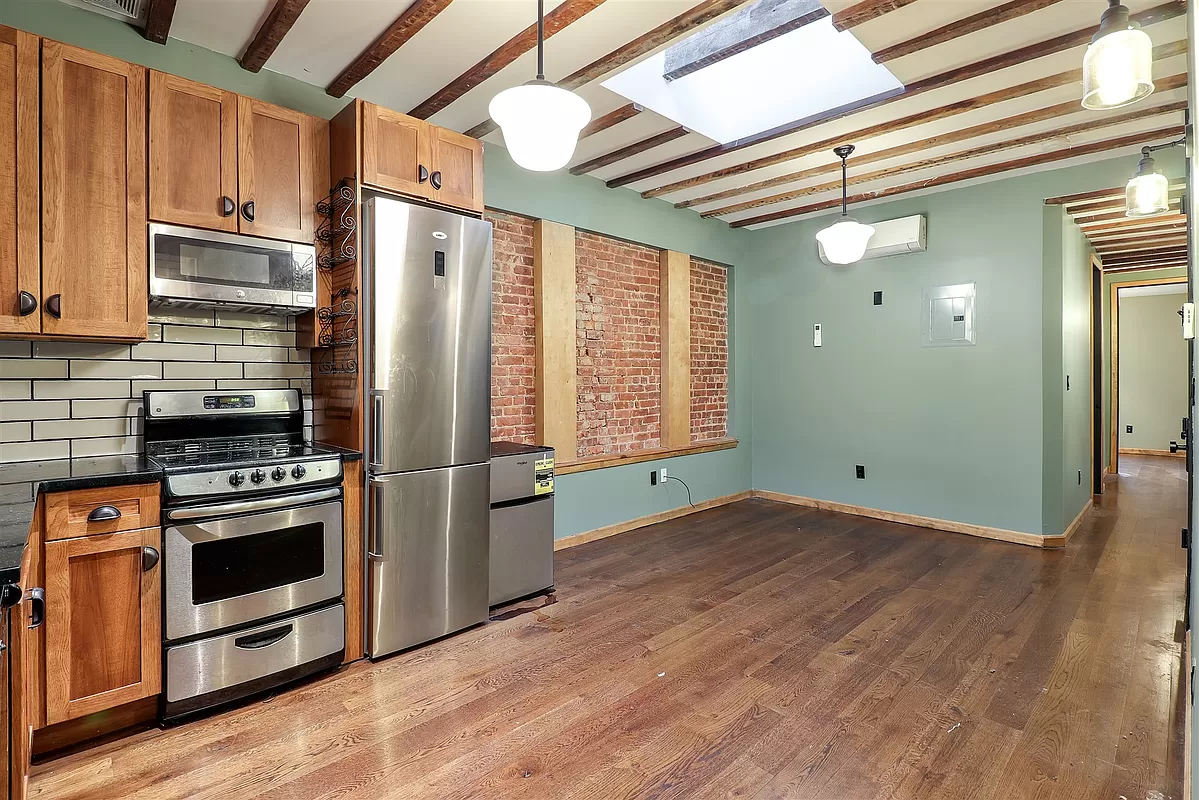 Foto principal - 194 Montrose Ave