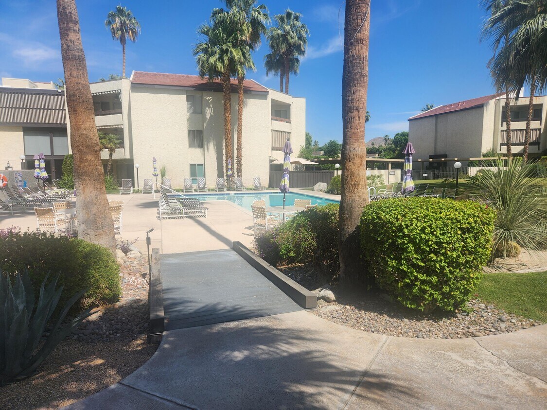 Primary Photo - 1478 S Camino Real