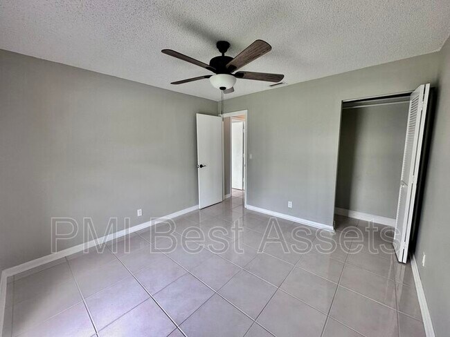 Foto del edificio - 47-49 SE 13th St