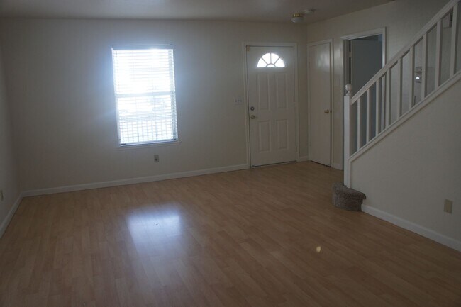 Foto del edificio - Lots of room