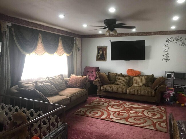 Li - 109 Regis Dr