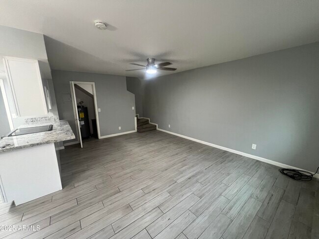 Foto del edificio - 4703 E Portland St