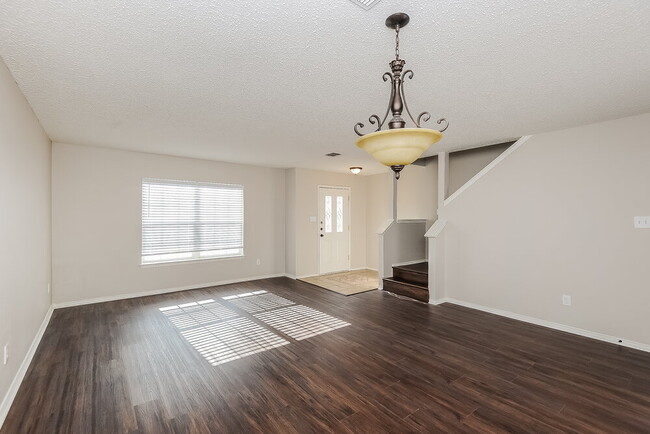 Foto del edificio - 7325 Moon Ridge Ct