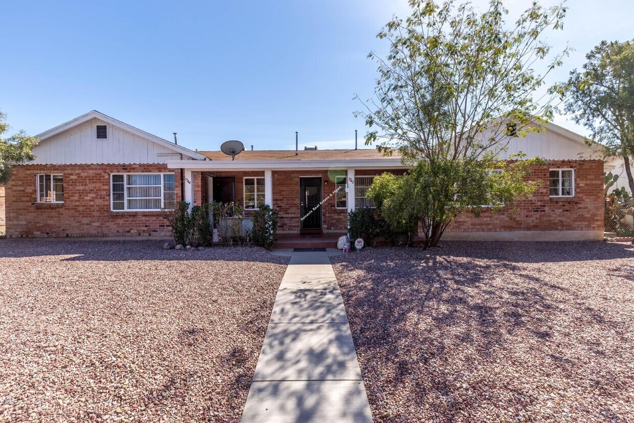 Foto principal - 1742 E 9th St