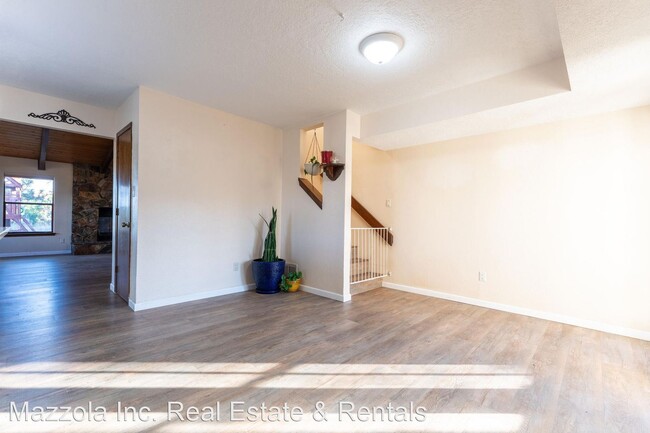 Building Photo - 3 br, 2 bath House - 252 Frost Rd
