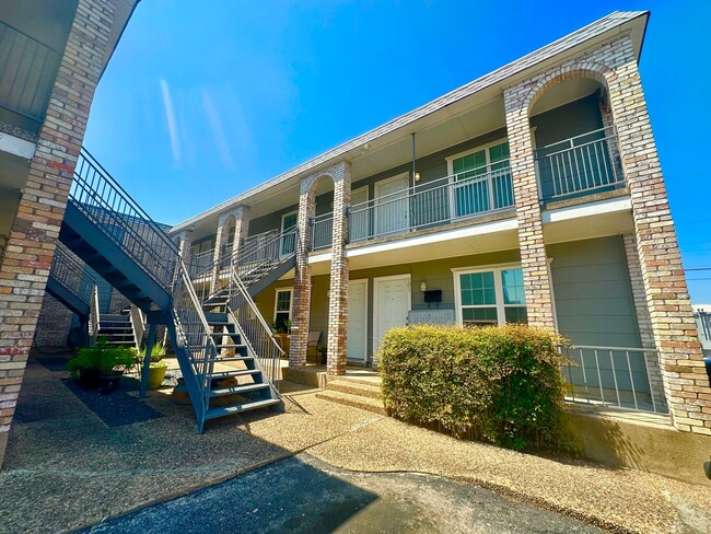 Foto del edificio - 1 BED 1 BATH IN AUSTIN TX!