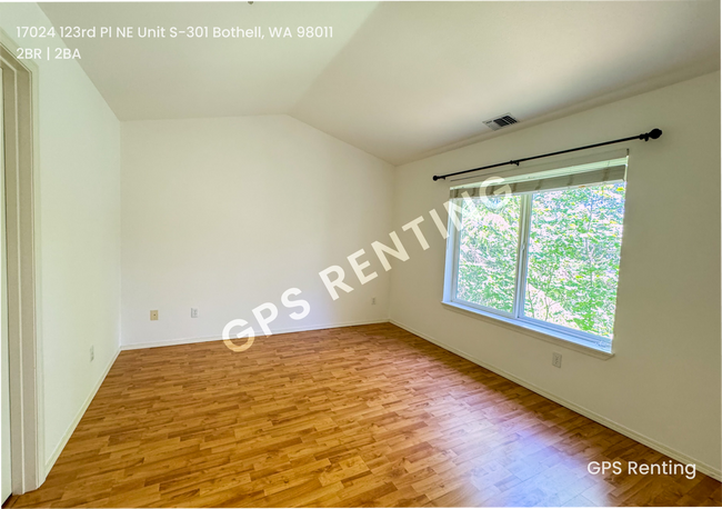 Building Photo - Top-Floor Corner Condo in Prime Bothell Lo...