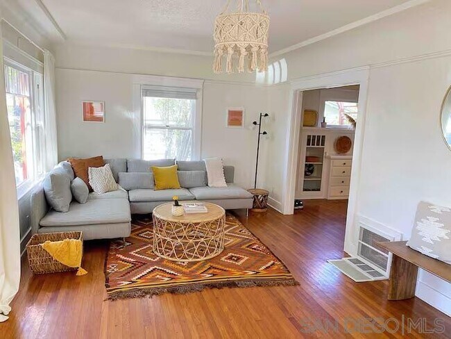 Building Photo - 525 3rd St
