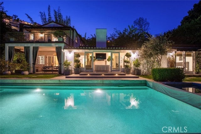 Foto del edificio - 1514 Sunset Plaza Dr