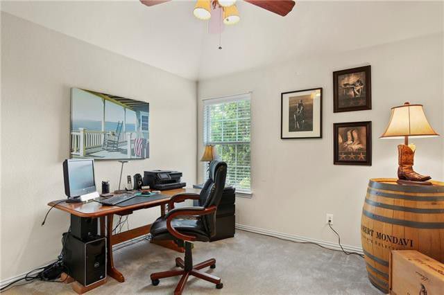 Building Photo - 1411 Golf Club Dr
