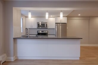 Building Photo - 3421 Rue Drummond