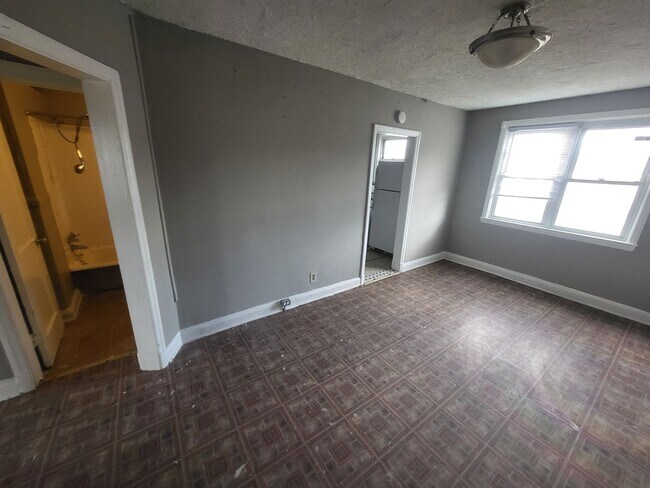 Building Photo - 3806 Leadenhall St