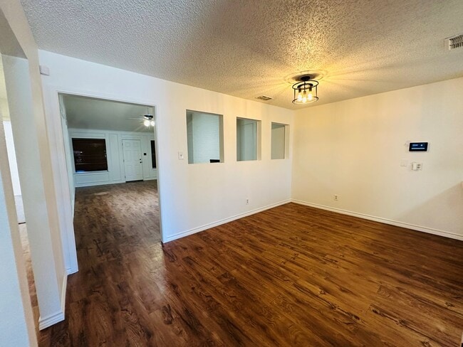 Building Photo - 3718 Monclair Ave