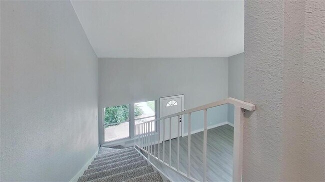 Foto del edificio - 1916 Valley Hill Cir