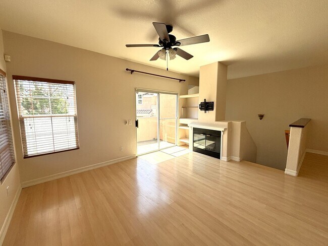 Foto del edificio - Adorable Anaheim Hills Condo in Prime Loca...