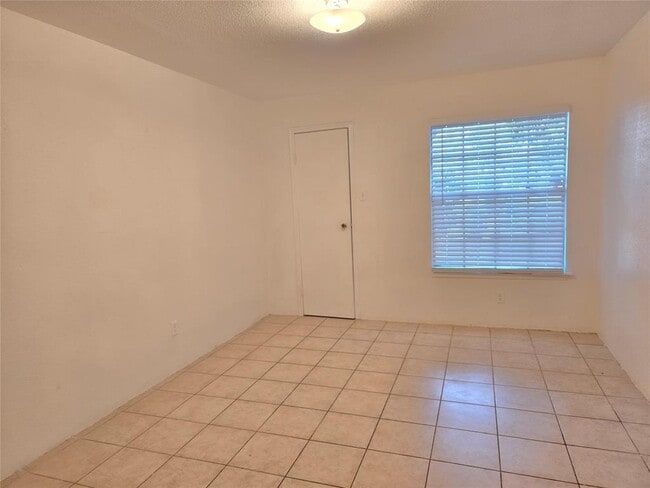 Foto del edificio - 7400 Bellerive Dr