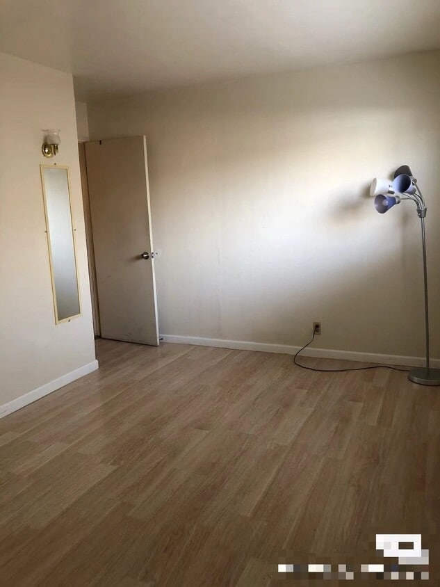 Primary Photo - 33972 13th St