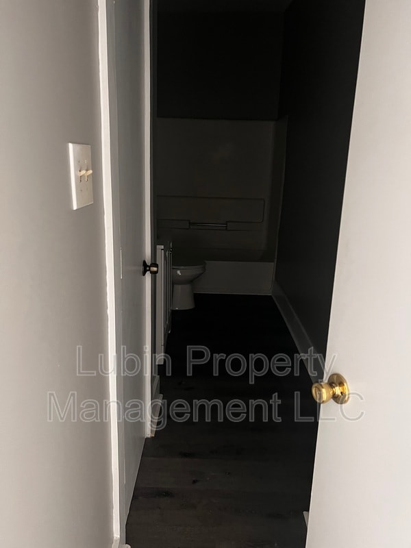 Building Photo - 1058 Delmar Ave