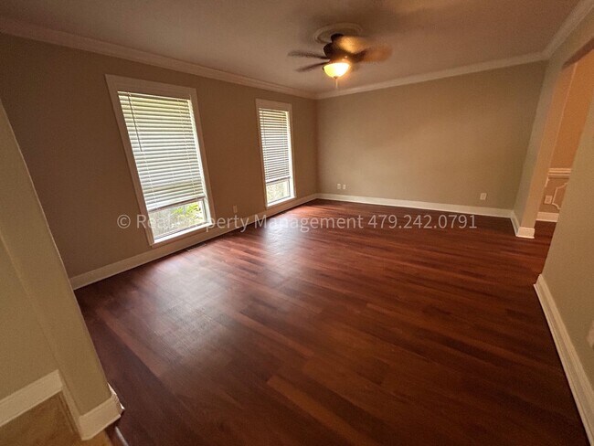 Foto del edificio - 3301 S 27th St