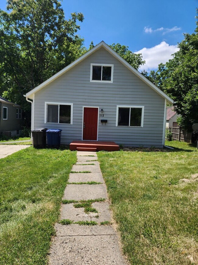 Building Photo - 112 Davis Ave