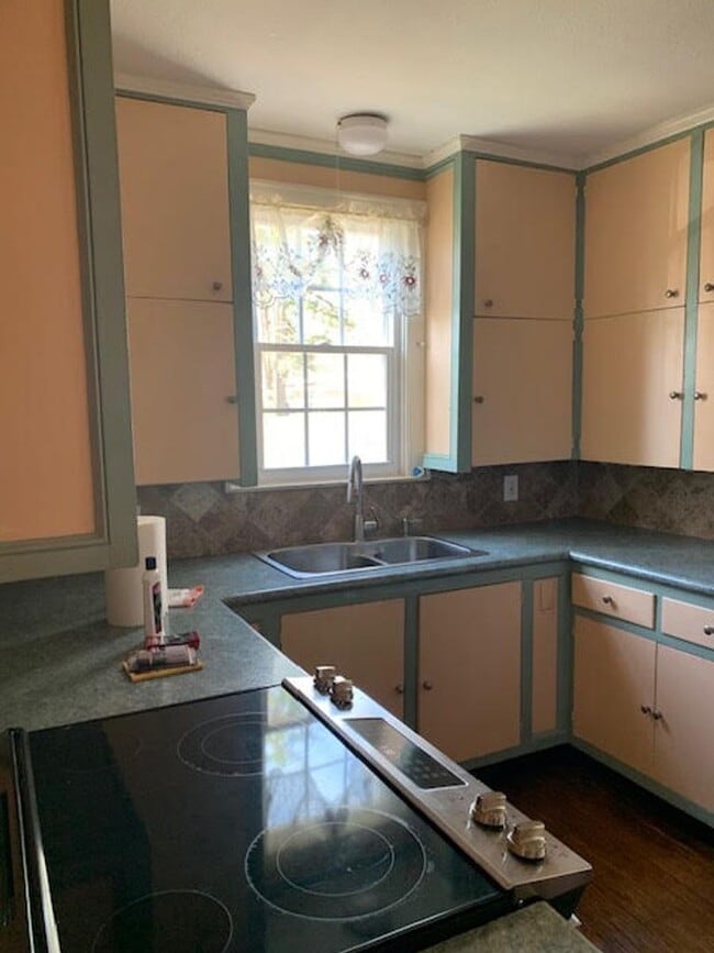 Building Photo - 444 E Park Dr