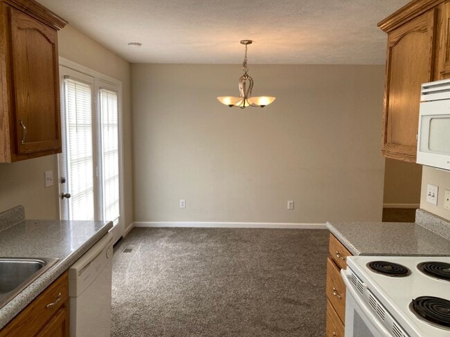 Building Photo - Ranch Home living in Columbia