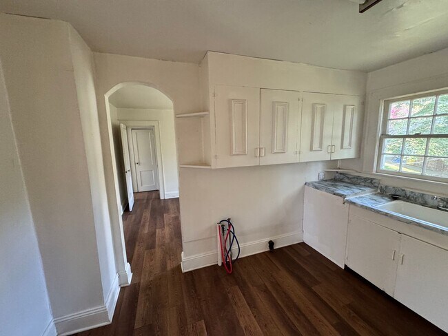 Foto del edificio - Duplex walking distance to Uptown Shelby, NC