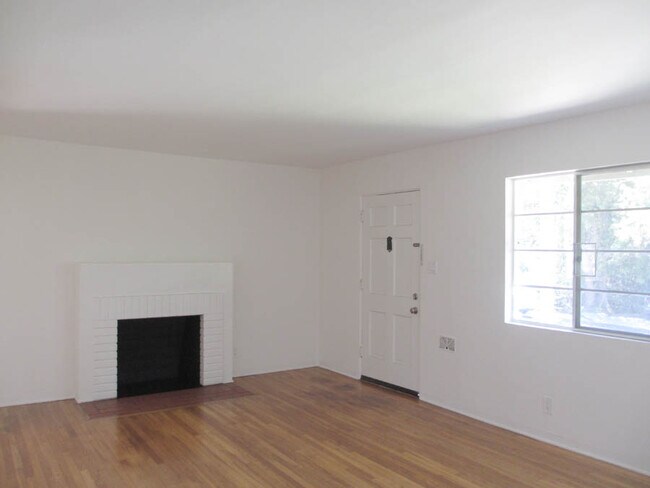 Sala de estar - 3244 Selby Ave