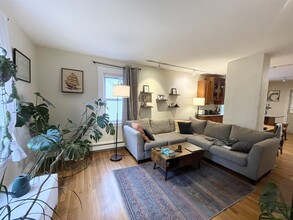 Building Photo - 2 Hagar St