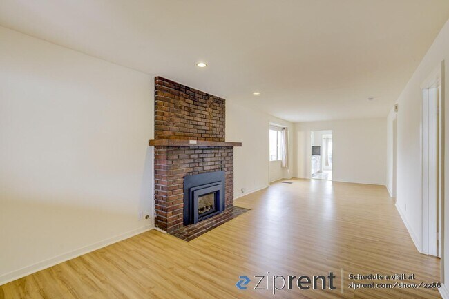 Building Photo - 1219 43rd Ave