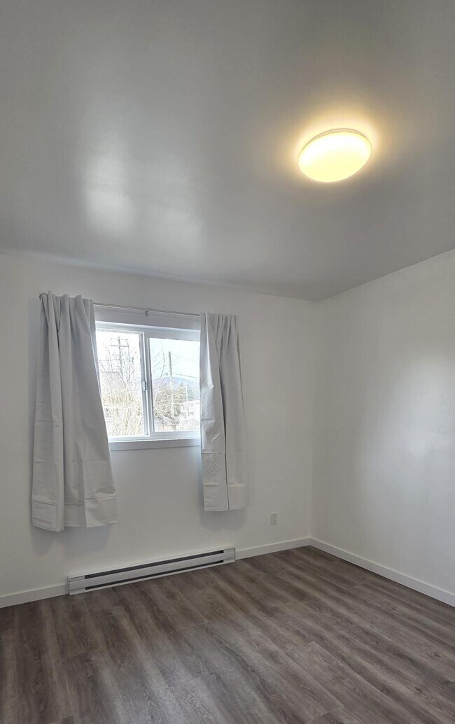 Building Photo - 1 bedroom in Terrace BC V8G 2T8